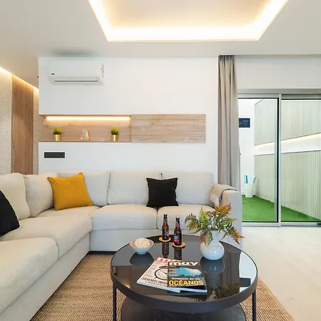 Home2book Stylish Beachfront Escape