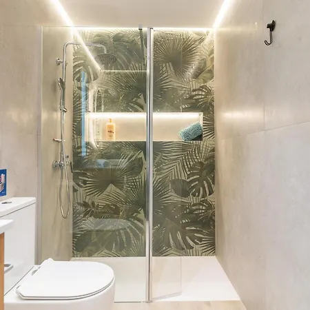 Home2book Stylish Beachfront Escape 公寓