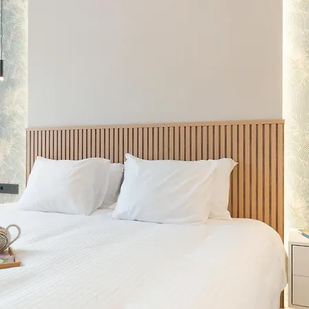 Home2book Stylish Beachfront Escape