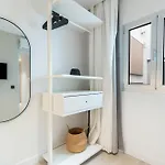 Home2book Stylish Beachfront Escape Apartament *