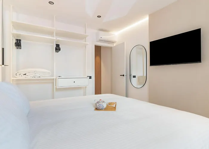 Апартаменты Home2book Stylish Beachfront Escape *